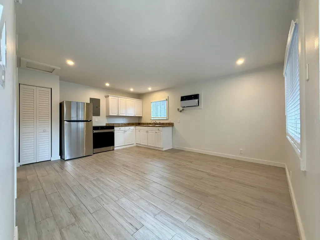 1215 NE 17th Avenue Fort Lauderdale FL 33304