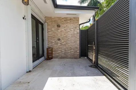 20100 NE 20th Court Miami FL 33179