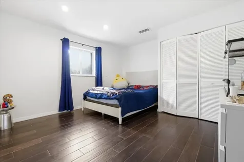 20100 NE 20th Court Miami FL 33179
