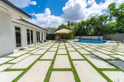 20100 NE 20th Court Miami FL 33179