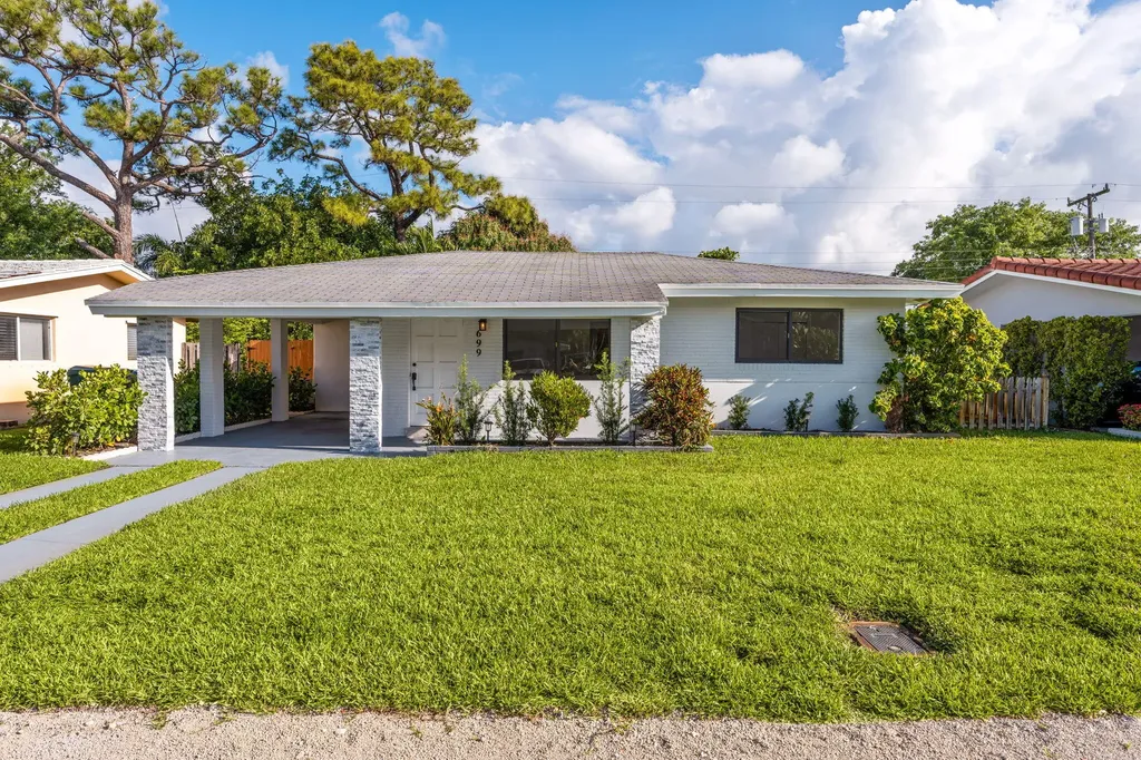 699 NE 40th Street Oakland Park FL 33334