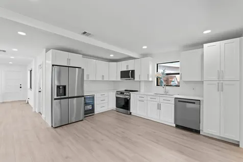 699 NE 40th Street Oakland Park FL 33334