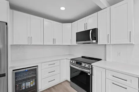 699 NE 40th Street Oakland Park FL 33334