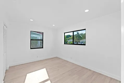 699 NE 40th Street Oakland Park FL 33334