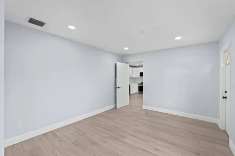 699 NE 40th Street Oakland Park FL 33334