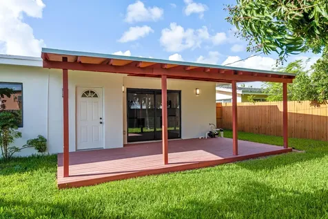 699 NE 40th Street Oakland Park FL 33334