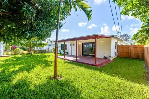 699 NE 40th Street Oakland Park FL 33334