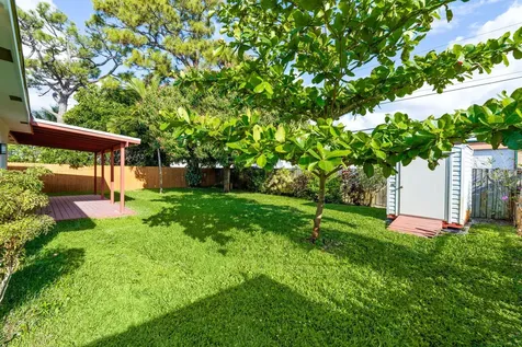 699 NE 40th Street Oakland Park FL 33334