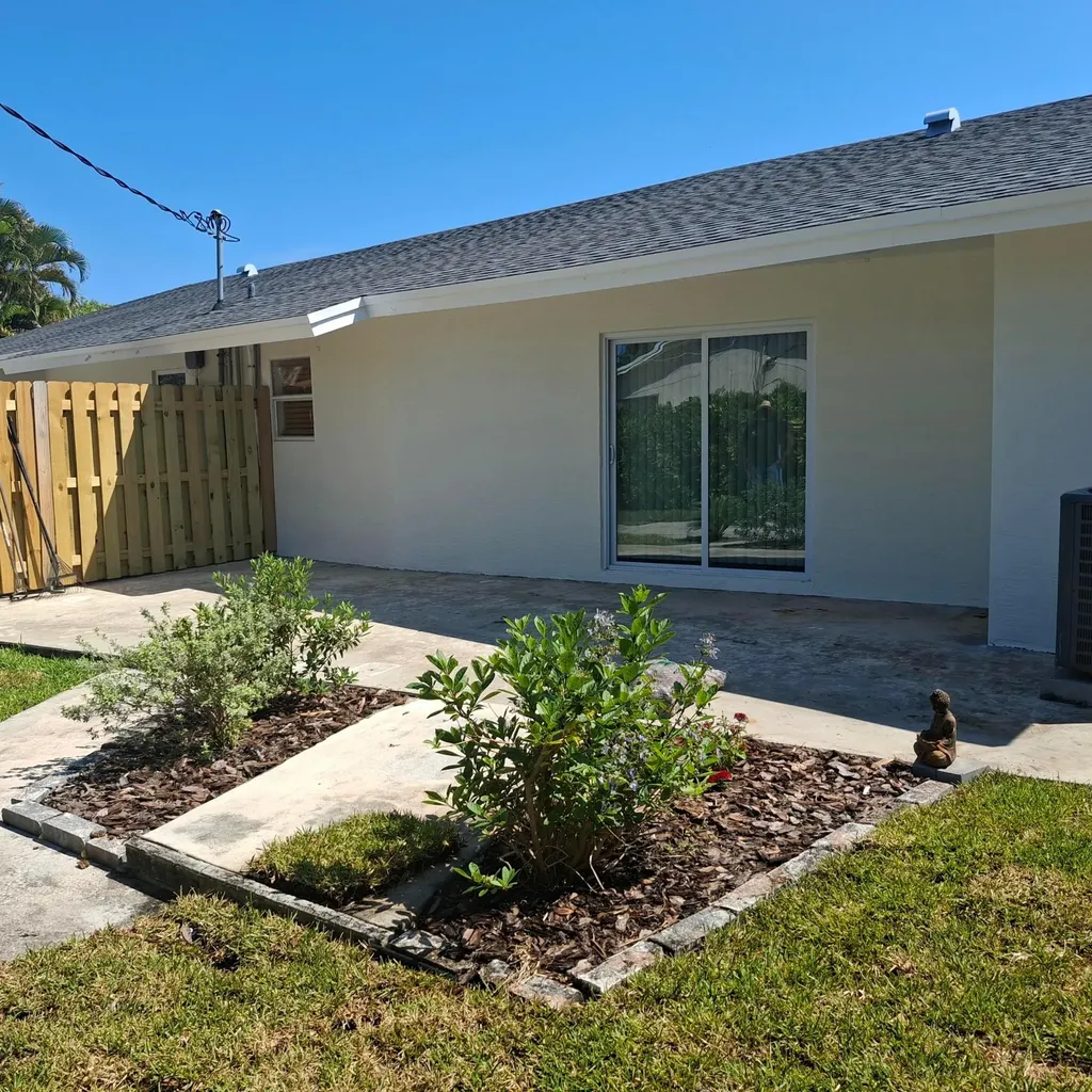 1097 Wilkinson Road Lake Worth FL 33462
