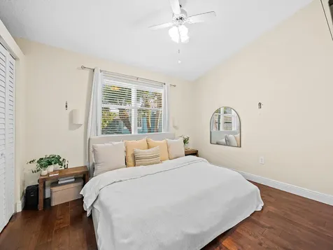 1074 Jeffery Street Boca Raton FL 33487