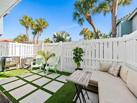 1074 Jeffery Street Boca Raton FL 33487