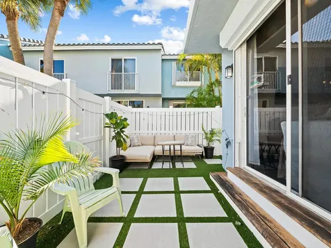 1074 Jeffery Street Boca Raton FL 33487