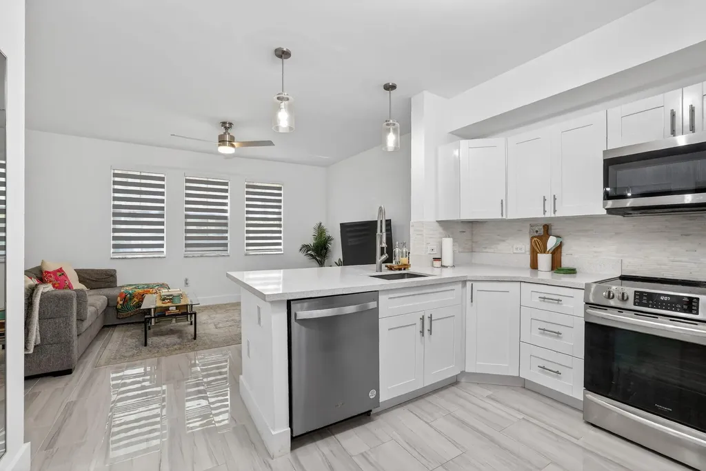 533 NE 3rd Avenue Fort Lauderdale FL 33301