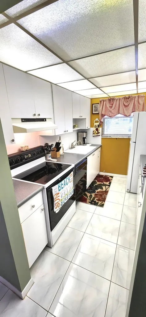1042 North Drive Delray Beach FL 33445