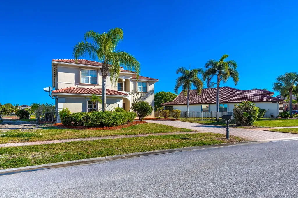 102 Ibisca Terrace Royal Palm Beach FL 33411