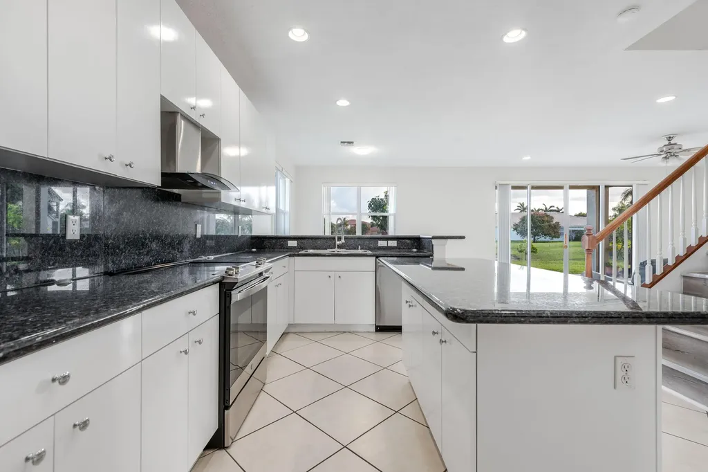 102 Ibisca Terrace Royal Palm Beach FL 33411