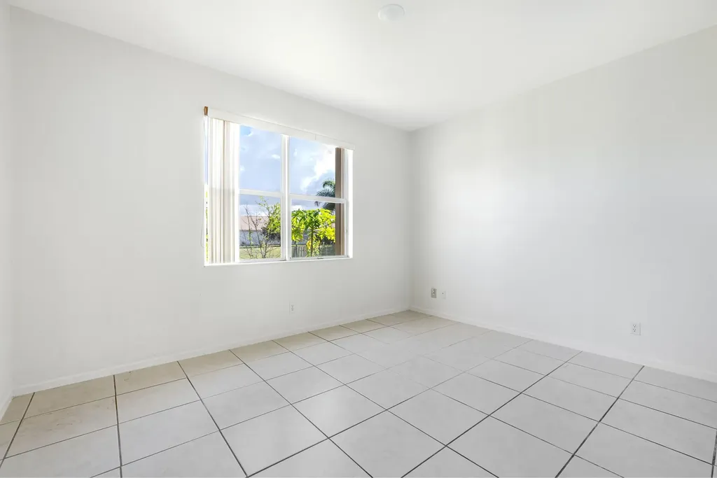 102 Ibisca Terrace Royal Palm Beach FL 33411