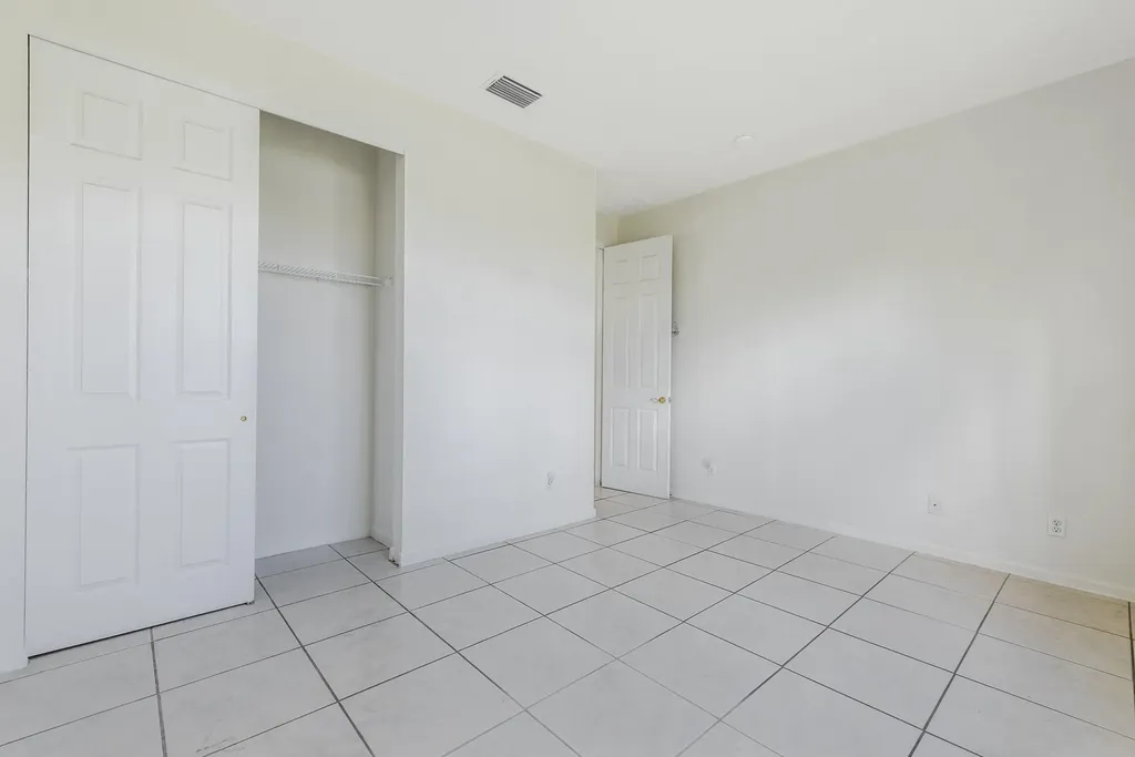 102 Ibisca Terrace Royal Palm Beach FL 33411
