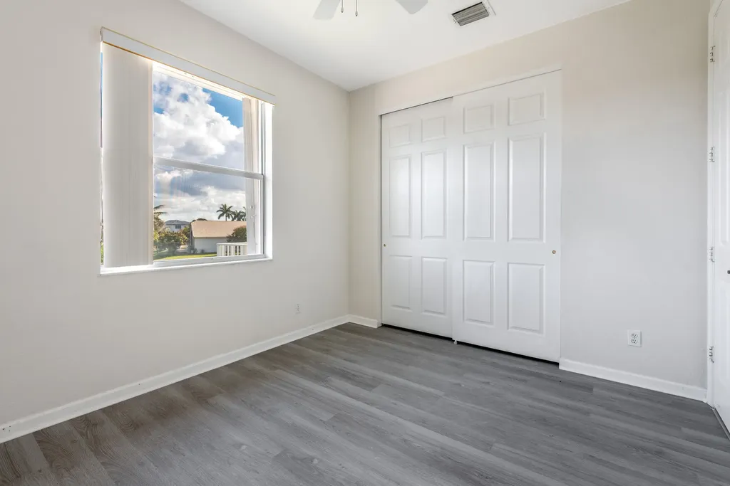 102 Ibisca Terrace Royal Palm Beach FL 33411