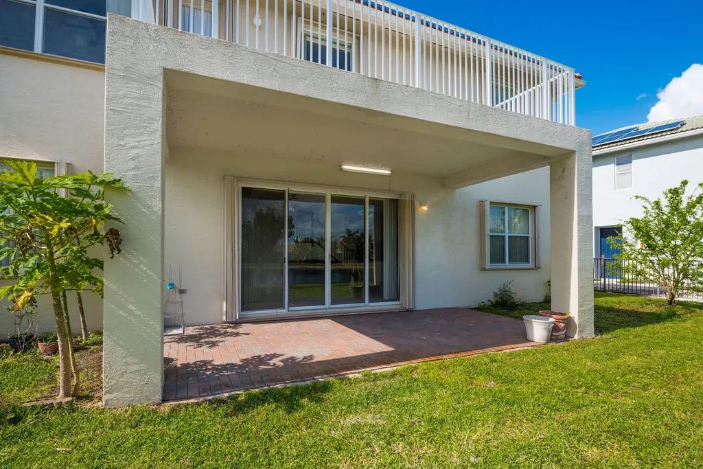 102 Ibisca Terrace Royal Palm Beach FL 33411