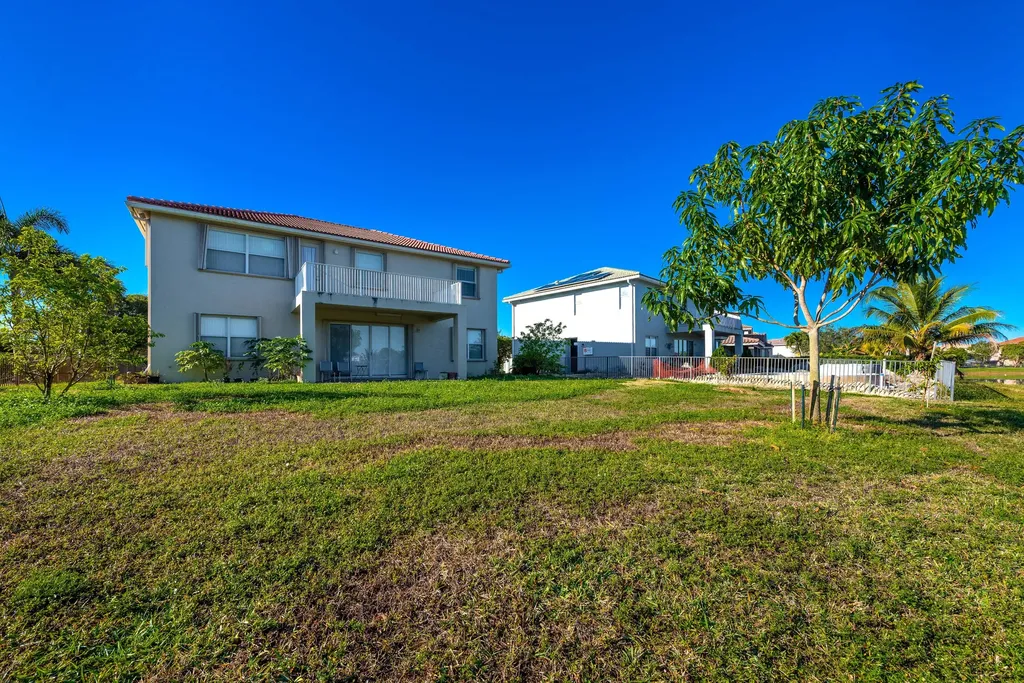 102 Ibisca Terrace Royal Palm Beach FL 33411