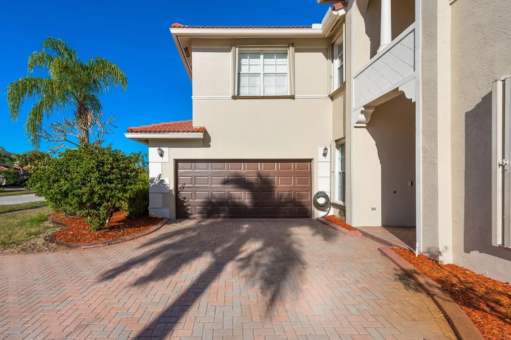 102 Ibisca Terrace Royal Palm Beach FL 33411
