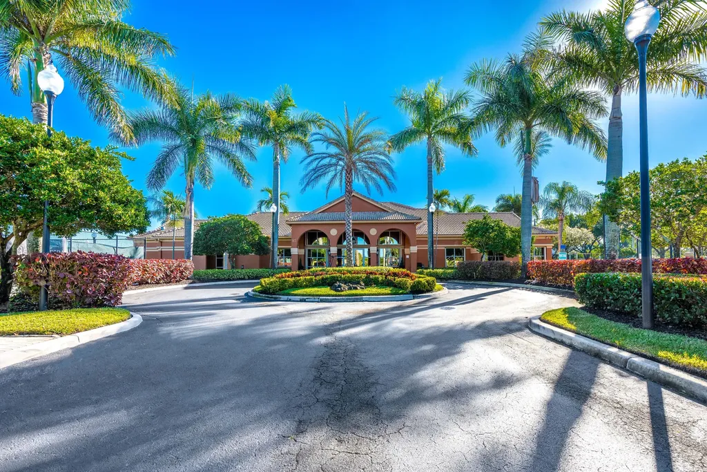 102 Ibisca Terrace Royal Palm Beach FL 33411