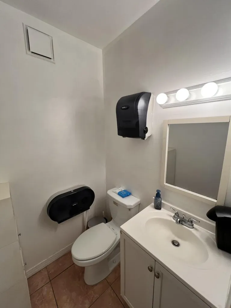 3335 NW 74th Avenue Miami FL 33122