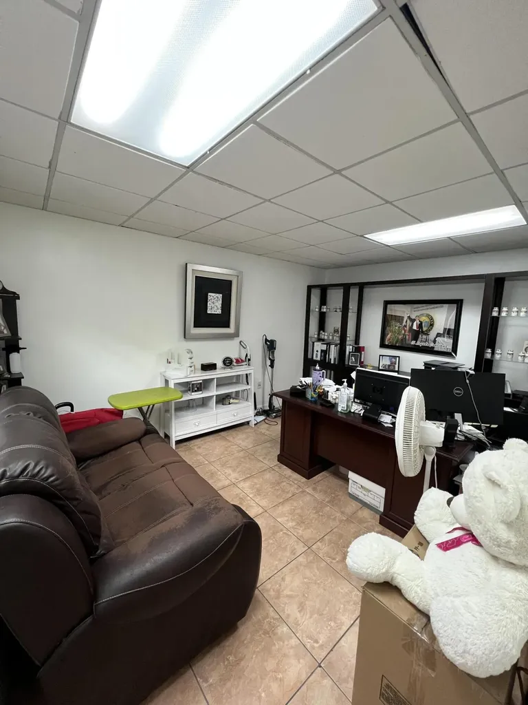 3335 NW 74th Avenue Miami FL 33122