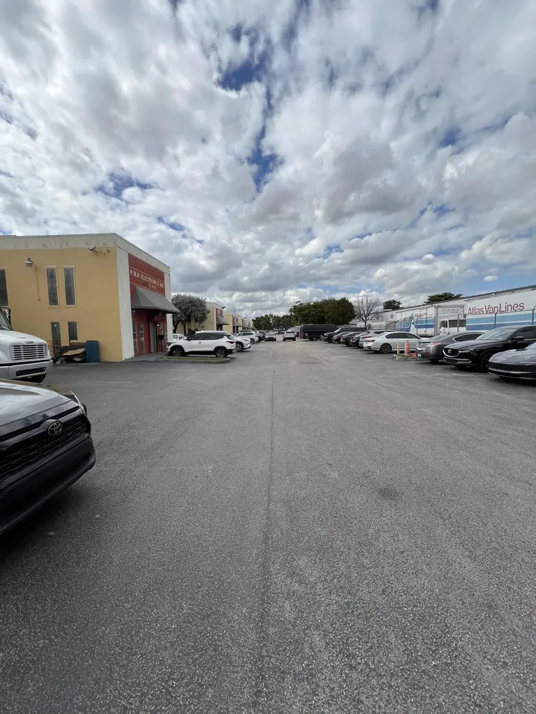 3335 NW 74th Avenue Miami FL 33122