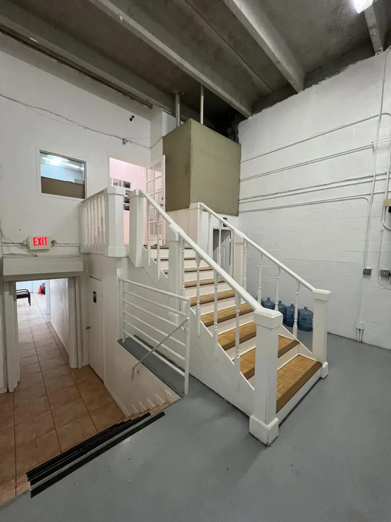 3335 NW 74th Avenue Miami FL 33122