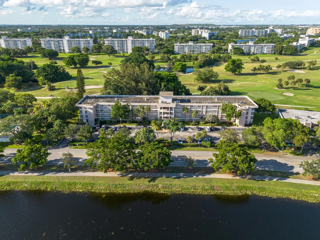 3051 S Palm Aire Drive Pompano Beach FL 33069