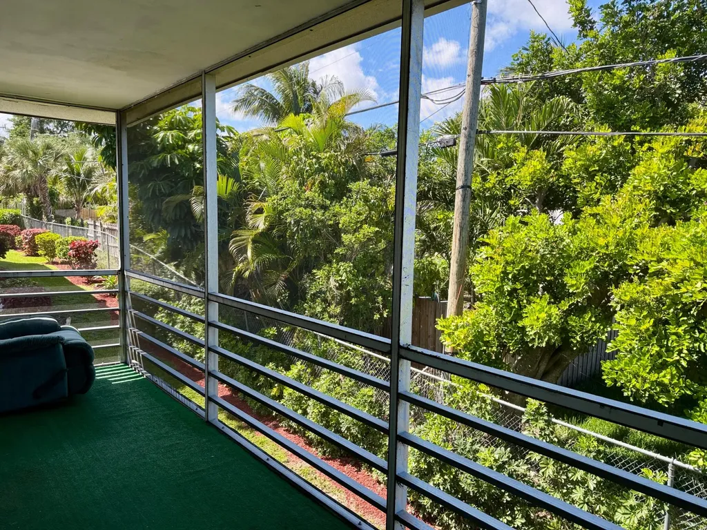 3402 Cynthia Lane Lake Worth Beach FL 33461