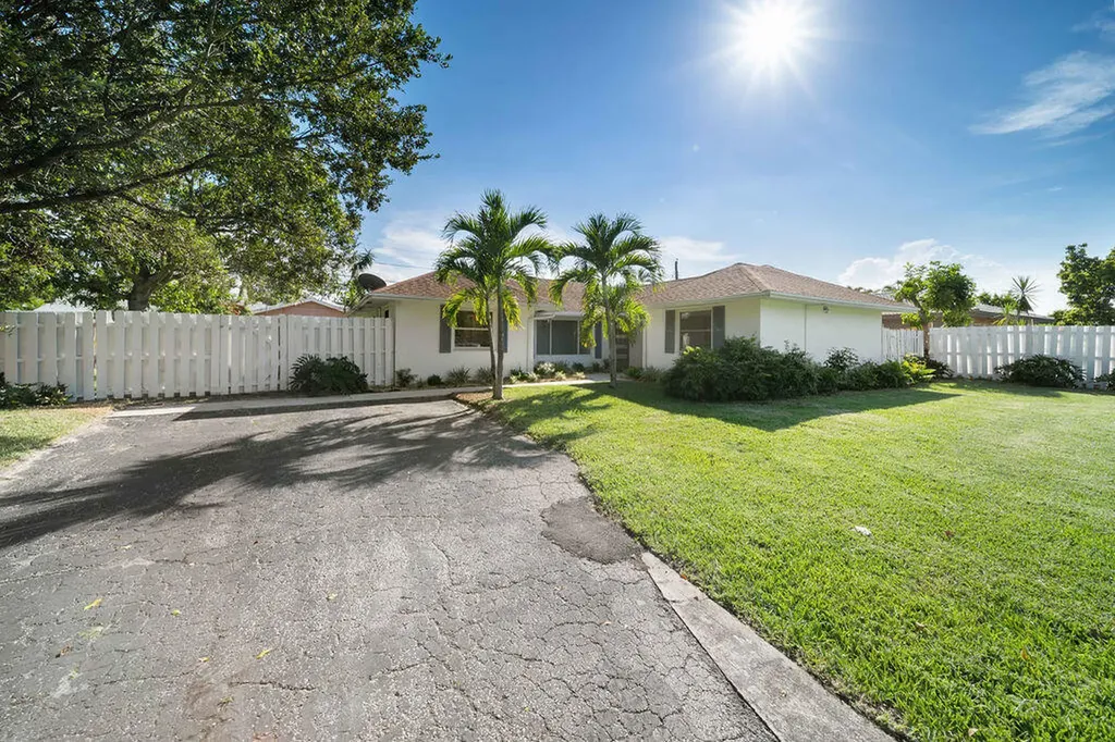 518 Kingbird Circle Delray Beach FL 33444