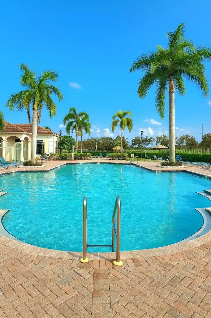 6777 Heritage Boynton Beach FL 33437