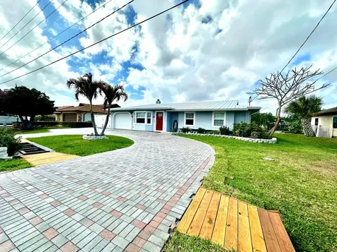141 NE Sagamore Terrace Port St Lucie FL 34983
