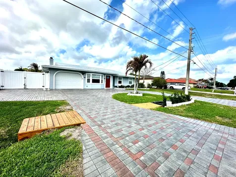 141 NE Sagamore Terrace Port St Lucie FL 34983