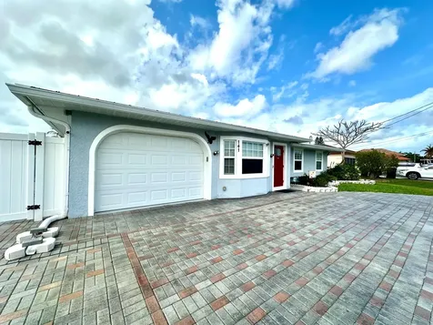 141 NE Sagamore Terrace Port St Lucie FL 34983
