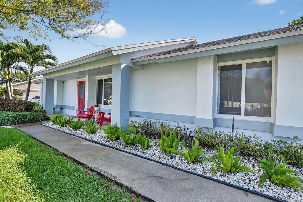 18298 102nd Way Boca Raton FL 33498