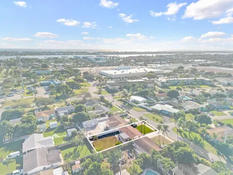 615 Garnett Street Lantana FL 33462
