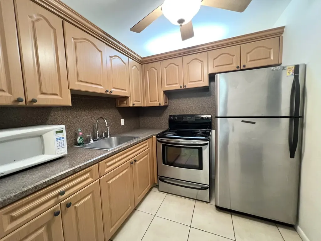 4023 Berkshire B Deerfield Beach FL 33442
