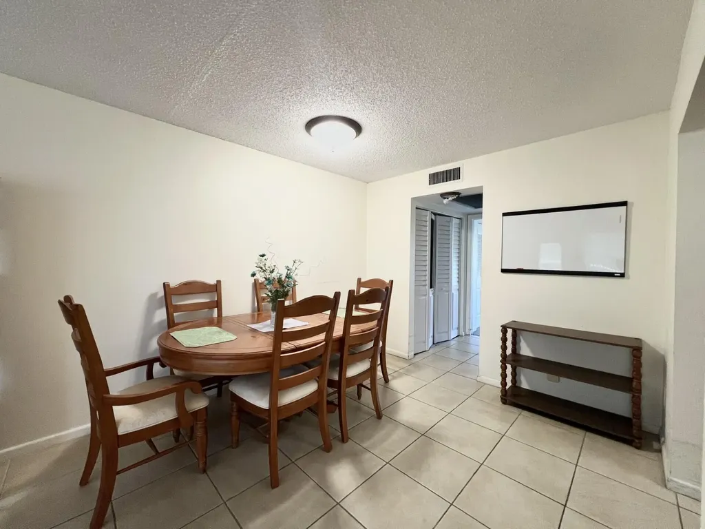 4023 Berkshire B Deerfield Beach FL 33442
