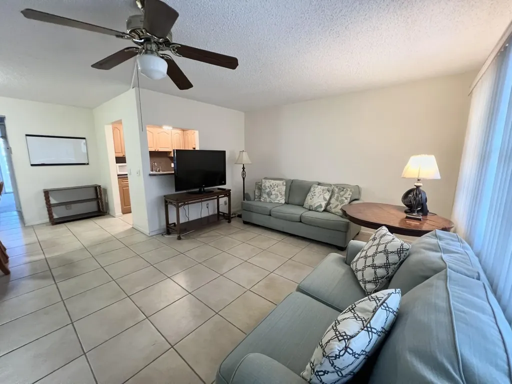 4023 Berkshire B Deerfield Beach FL 33442
