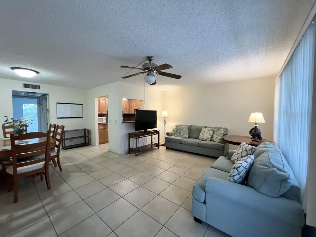 4023 Berkshire B Deerfield Beach FL 33442