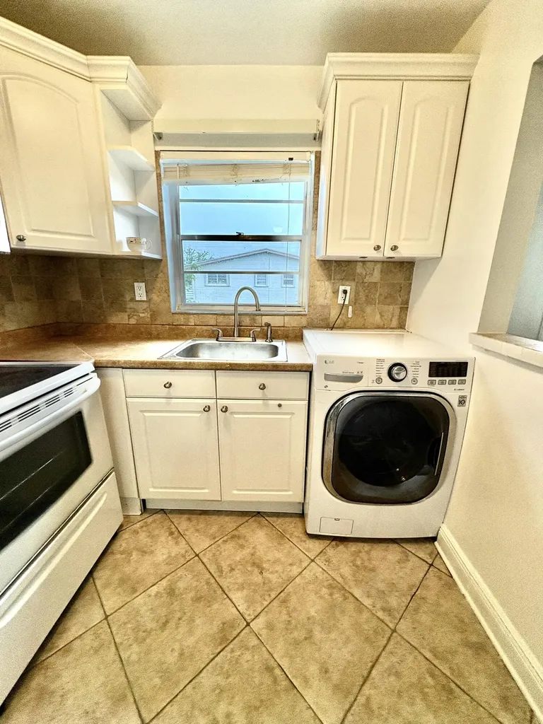 48 Bedford B West Palm Beach FL 33417