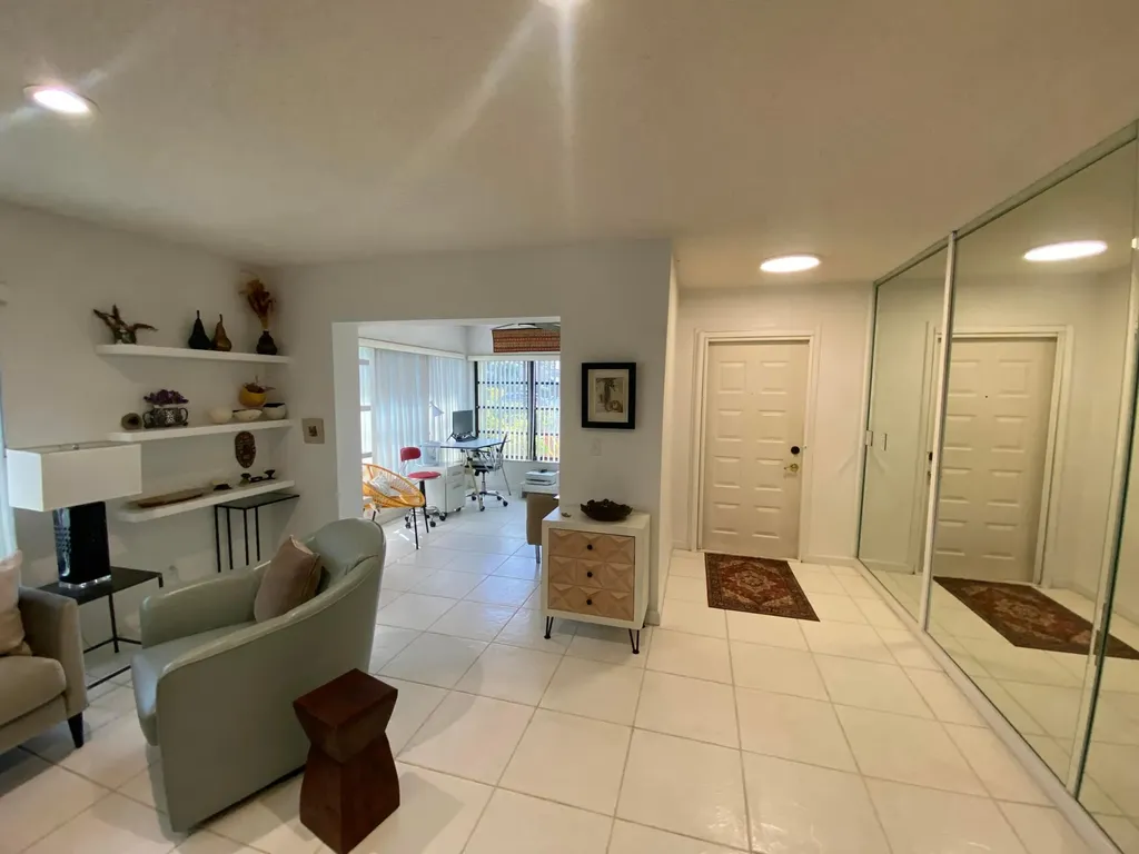 5061 Nesting Way Delray Beach FL 33484
