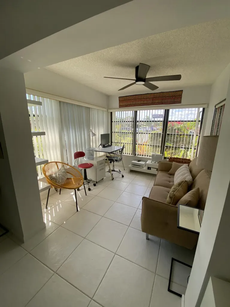 5061 Nesting Way Delray Beach FL 33484