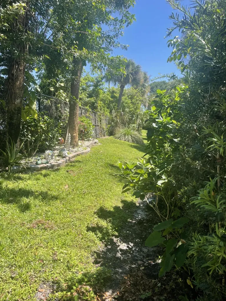 804 Summit Lake Drive West Palm Beach FL 33406