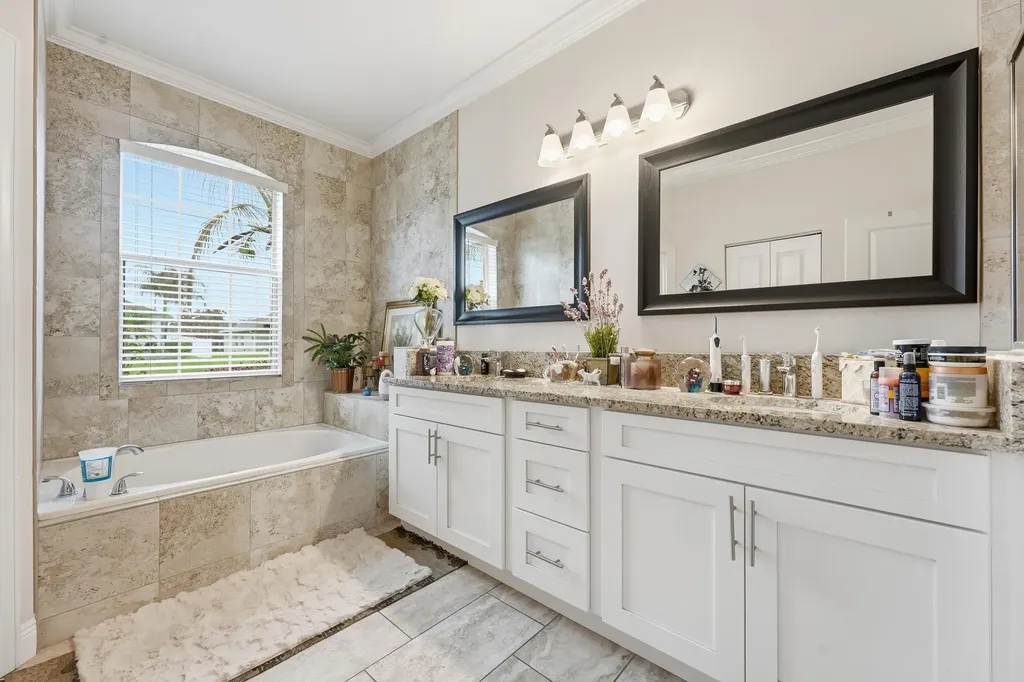 6988 NW Hartney Way Port St Lucie FL 34983