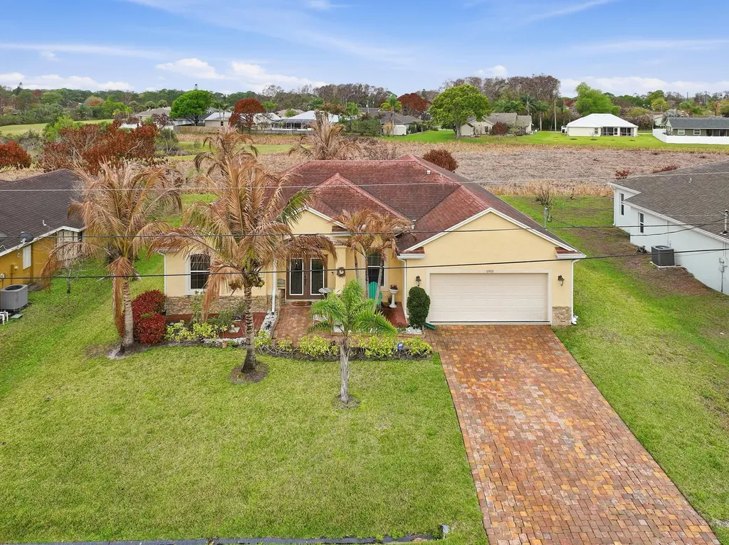 6988 NW Hartney Way Port St Lucie FL 34983